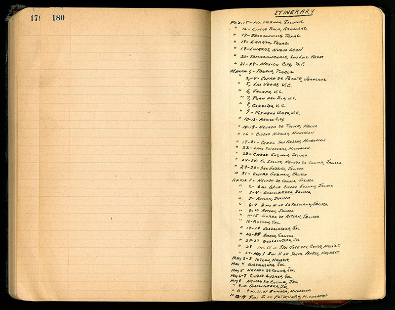 Um caderno de campo usado por um antropólogo. O caderno exibe uma caligrafia elegante listando um itinerário de viagem para uma viagem de pesquisa.