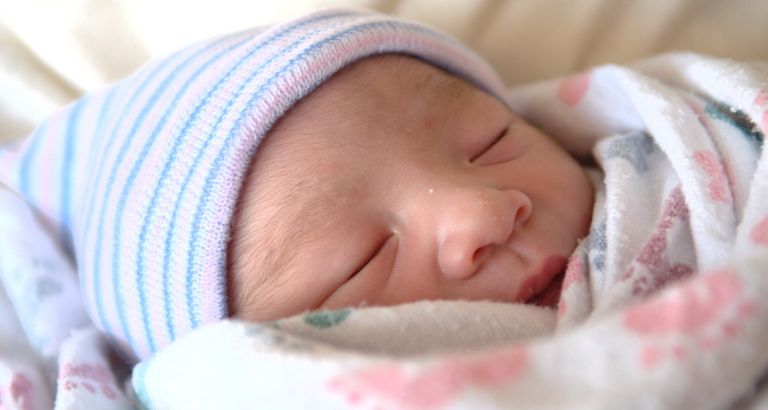 一个刚出生的男婴。
