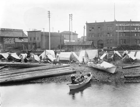 /searcharchives.vancouver.ca/first-nations-people-camped-on-alexander-street-beach-at-foot-of-columbia-street) is in the public domain (http://en.Wikipedia.org/wiki/Public_domain)