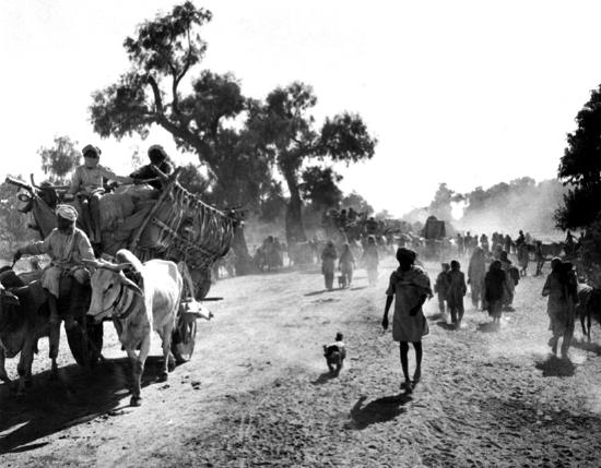 partition refugees commuting by foot and carriage