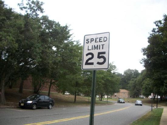 25 mph speed limit sign