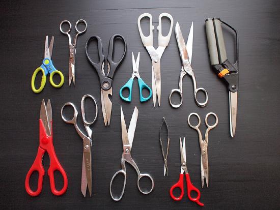 A variety of different scissors. 