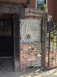 655_wrightwood_address_on_wall_in_Chicago.jpg