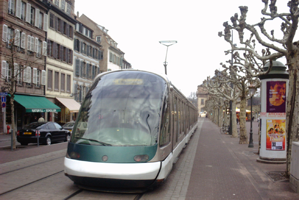 Tramway_Strasbourg_Broglie.jpg