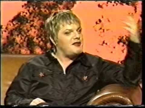 Thumbnail for the embedded element "Eddie Izzard on The Frank Skinner Show 1997 the outtakes"