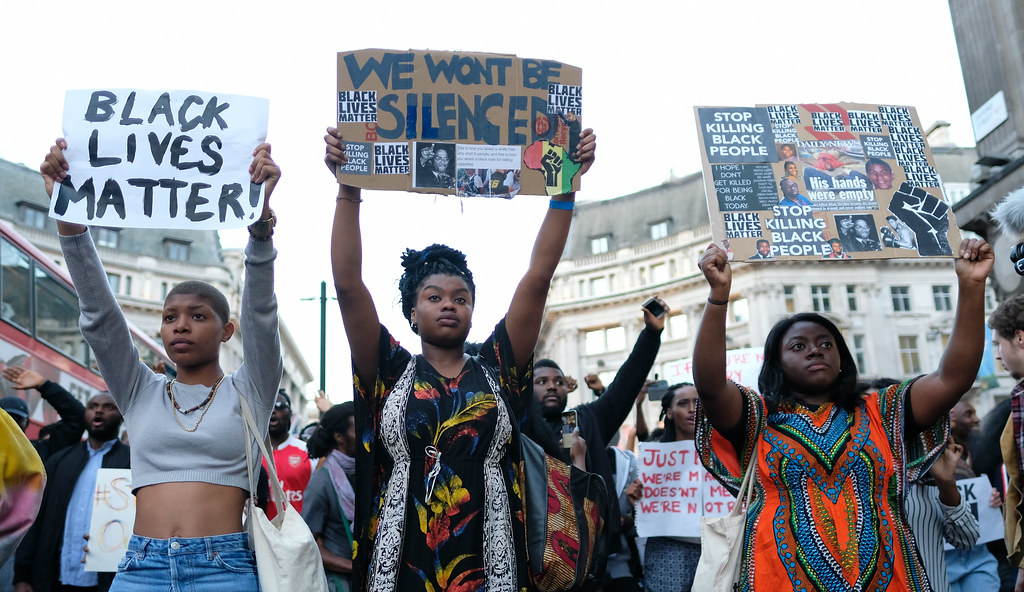 Supporters présents à la marche Black Lives Matter - We Won't Be Silenced, organisée à Oxford Circus à Londres, le 8 juillet 2016.