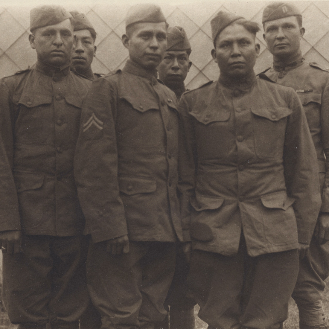 6 Choctaw Indians in WWII military uniforms