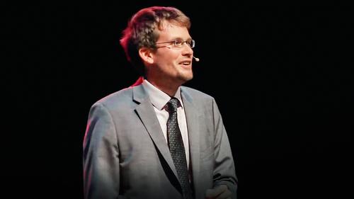 Thumbnail for the embedded element "John Green: The nerd's guide to learning everything online"