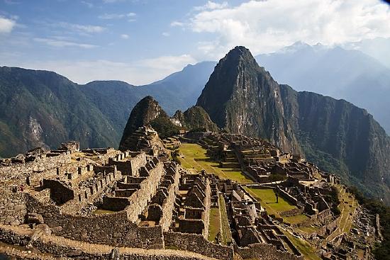 640px-Machu_Picchu,_Peru_(44567309422).jpg