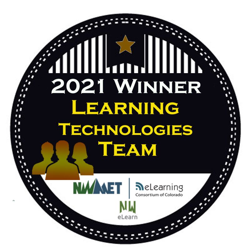 Sello de premio marcado como “Ganador 2021: Equipo de Tecnologías de Aprendizaje”.
