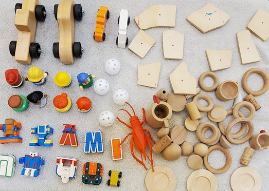 Various play materials.